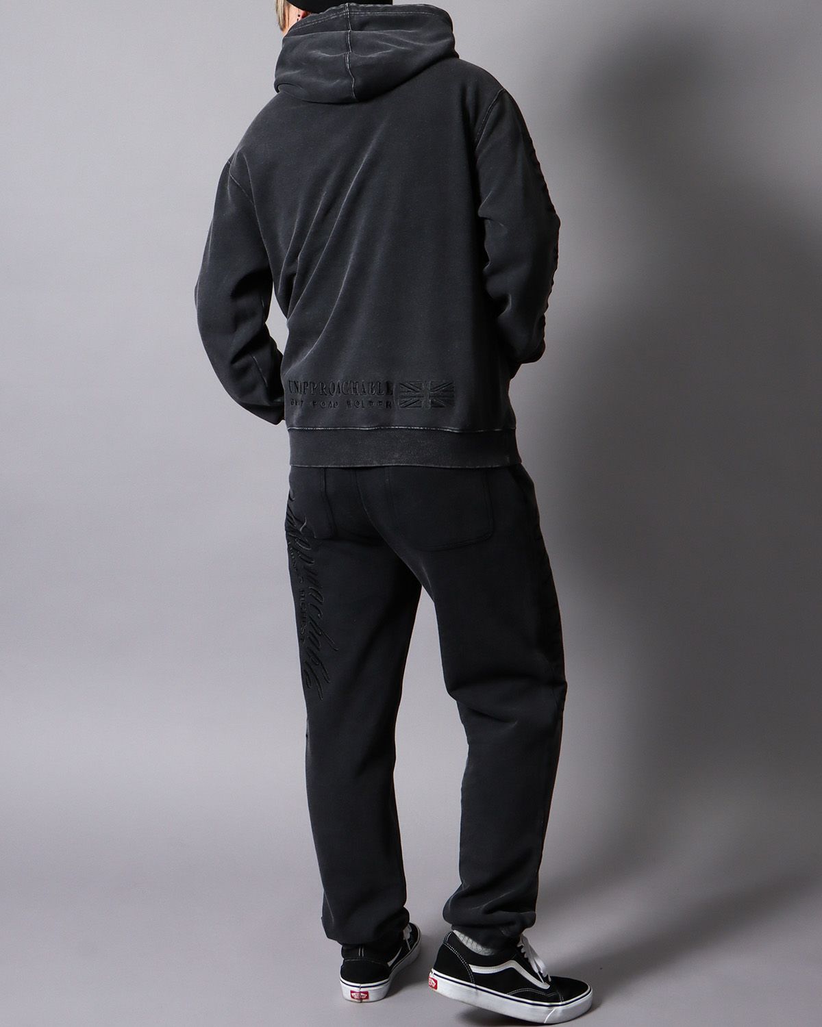 ブラック：178cm/75kg(Lサイズ着用)