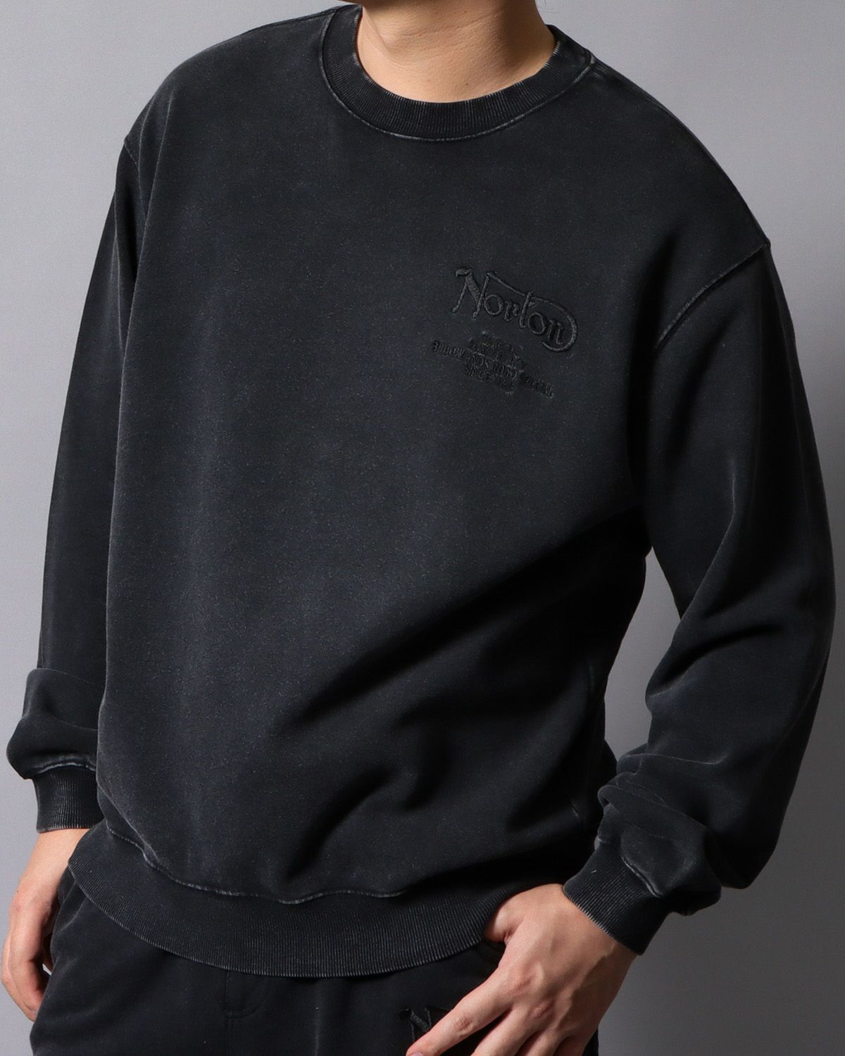 ブラック：178cm/75kg(Lサイズ着用)