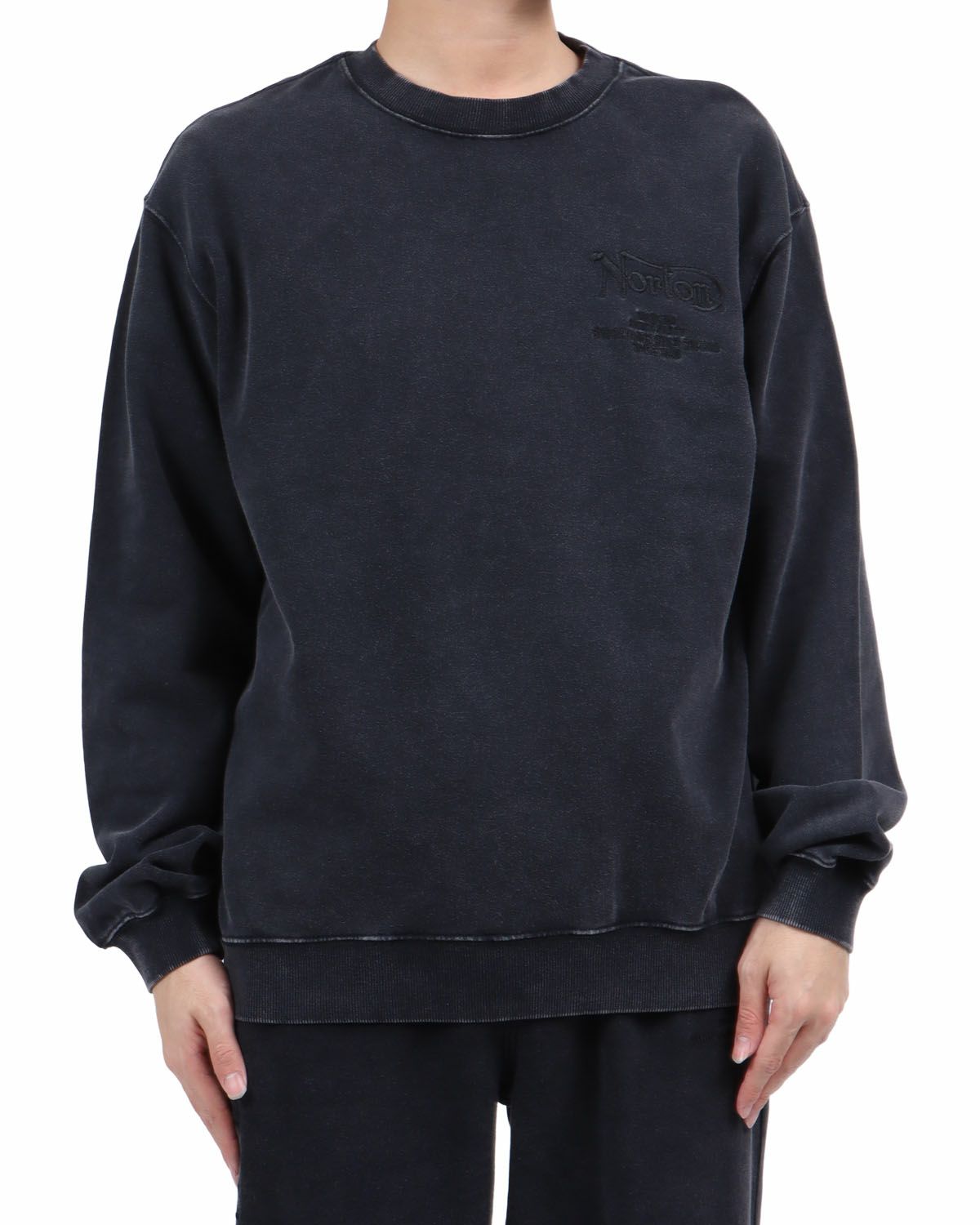 ブラック：173cm63kg(Lサイズ着用)