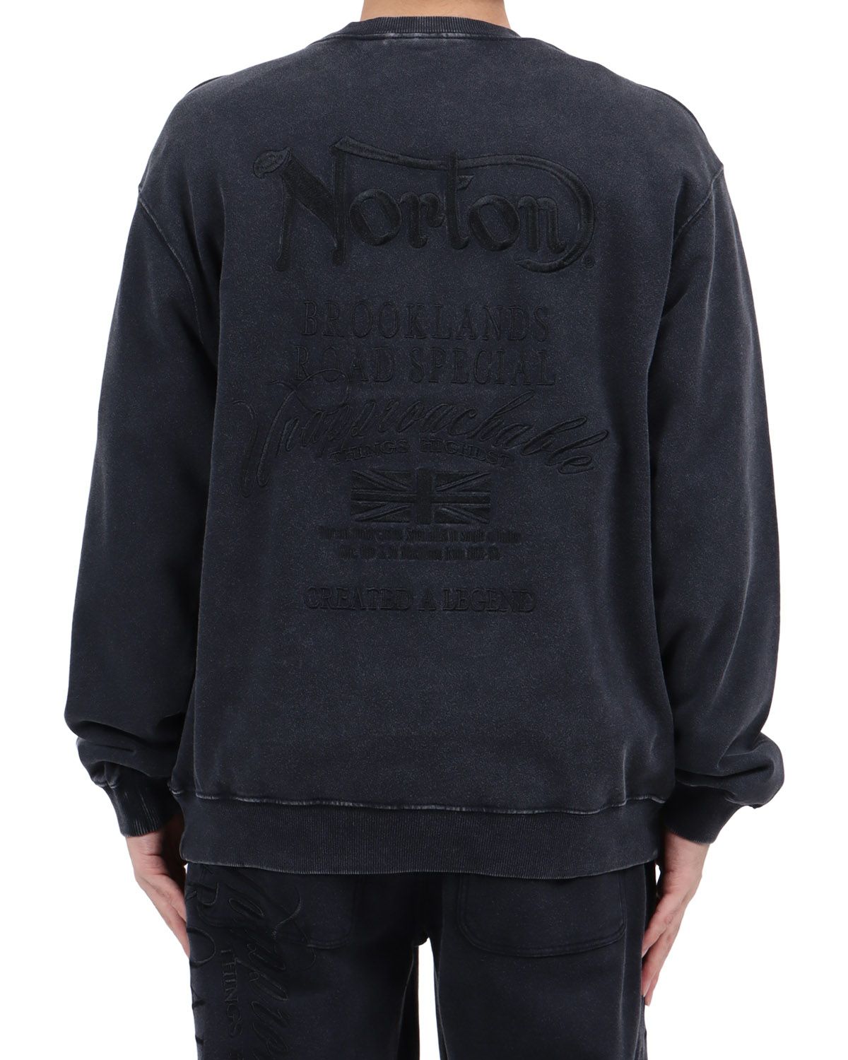 ブラック：173cm63kg(Lサイズ着用)