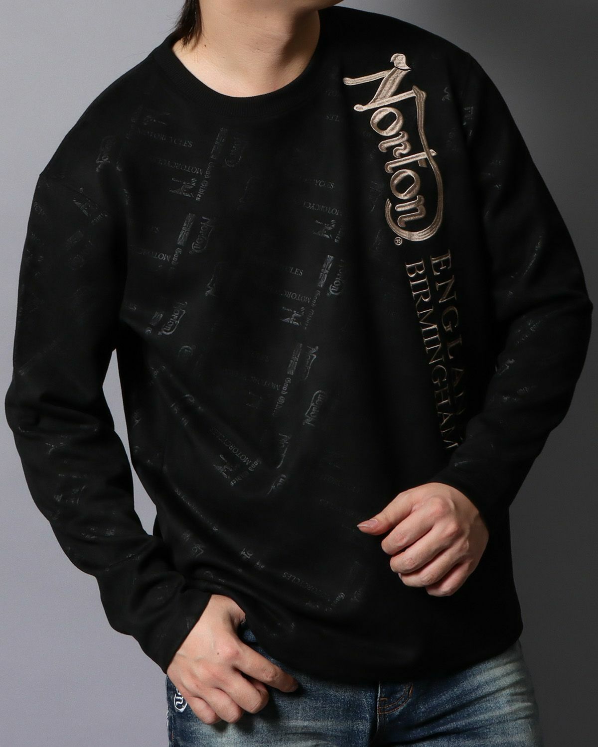 ブラック：178cm/75kg(Lサイズ着用)