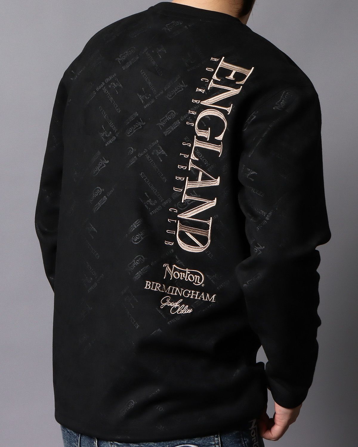 ブラック：178cm/75kg(Lサイズ着用)