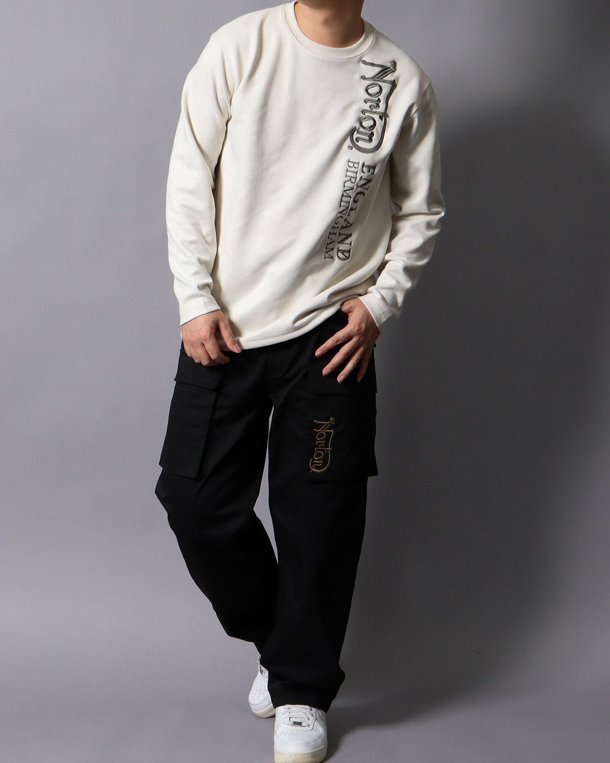 オフホワイト：178cm/75kg(Lサイズ着用)