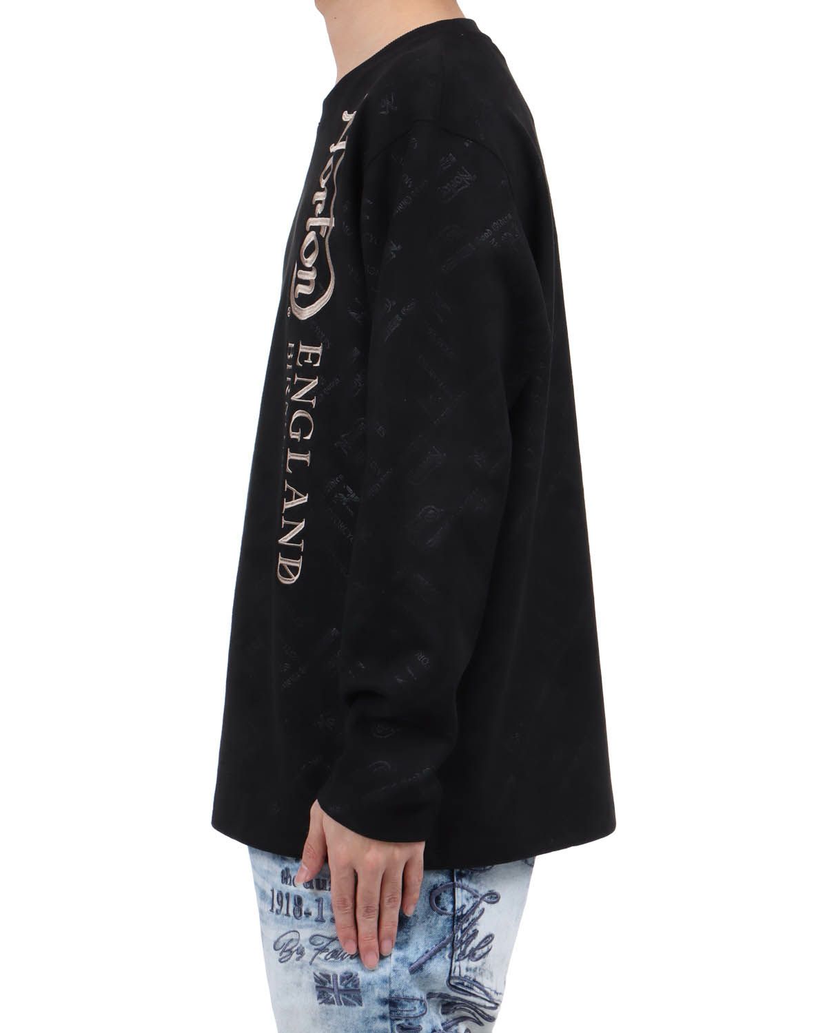 ブラック：173cm63kg(Lサイズ着用)