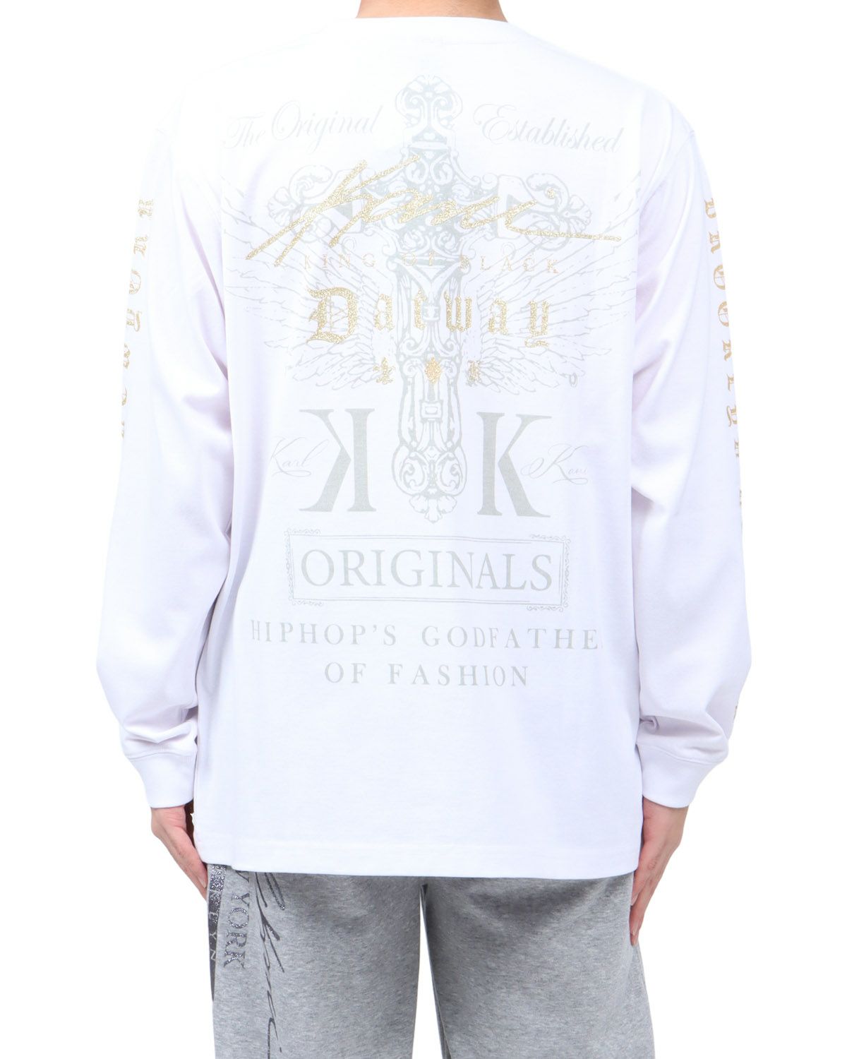 ホワイト：173cm63kg(Lサイズ着用)