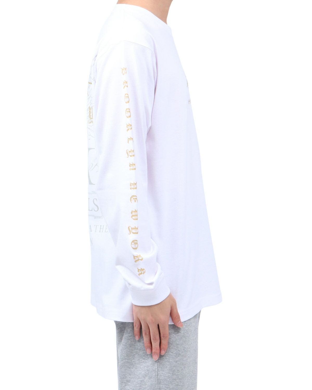 ホワイト：173cm63kg(Lサイズ着用)