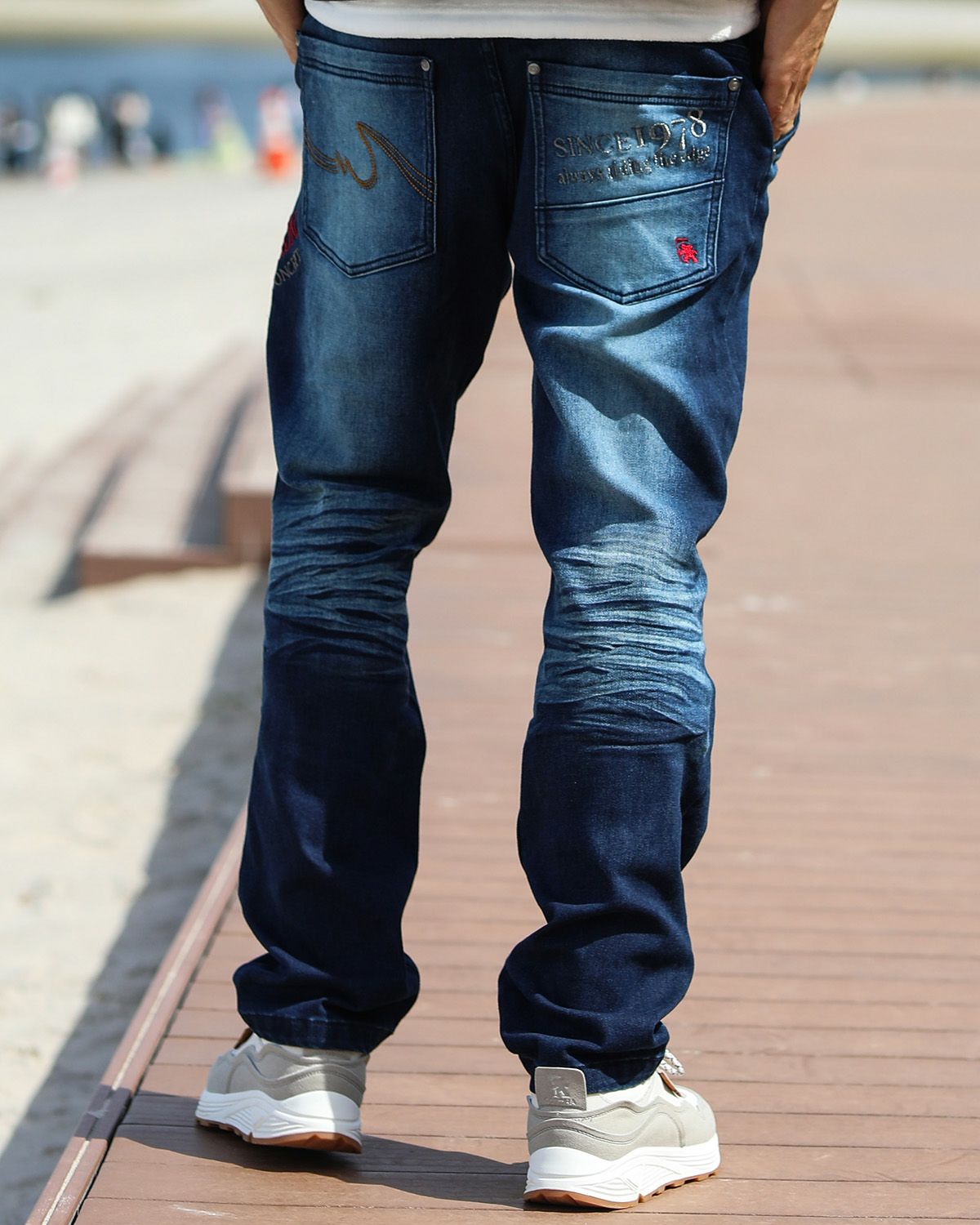 インディゴ：183cm/70kg(Lサイズ着用)