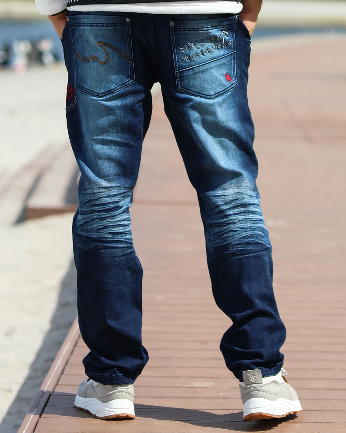 インディゴ：183cm/70kg(Lサイズ着用)