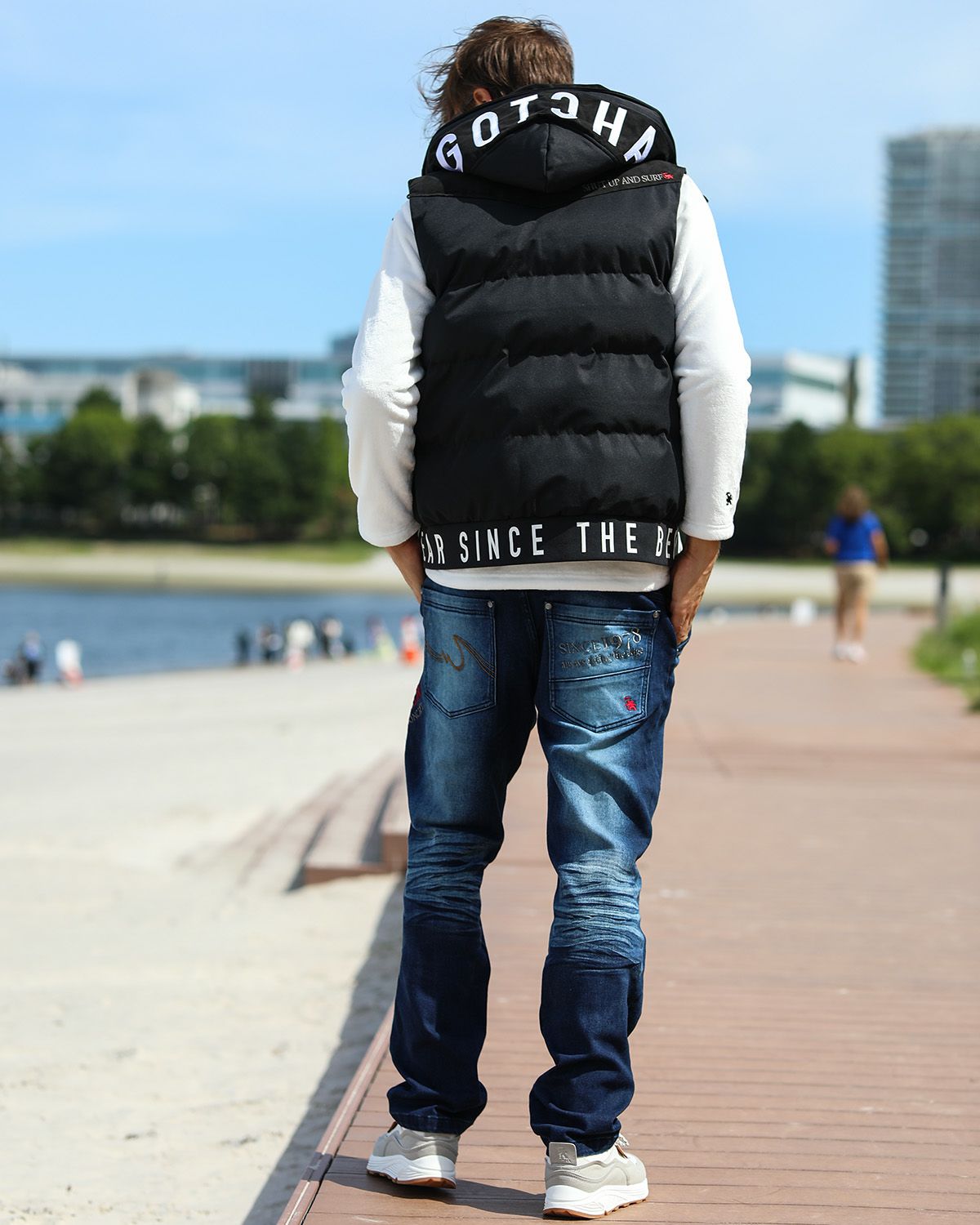 インディゴ：183cm/70kg(Lサイズ着用)