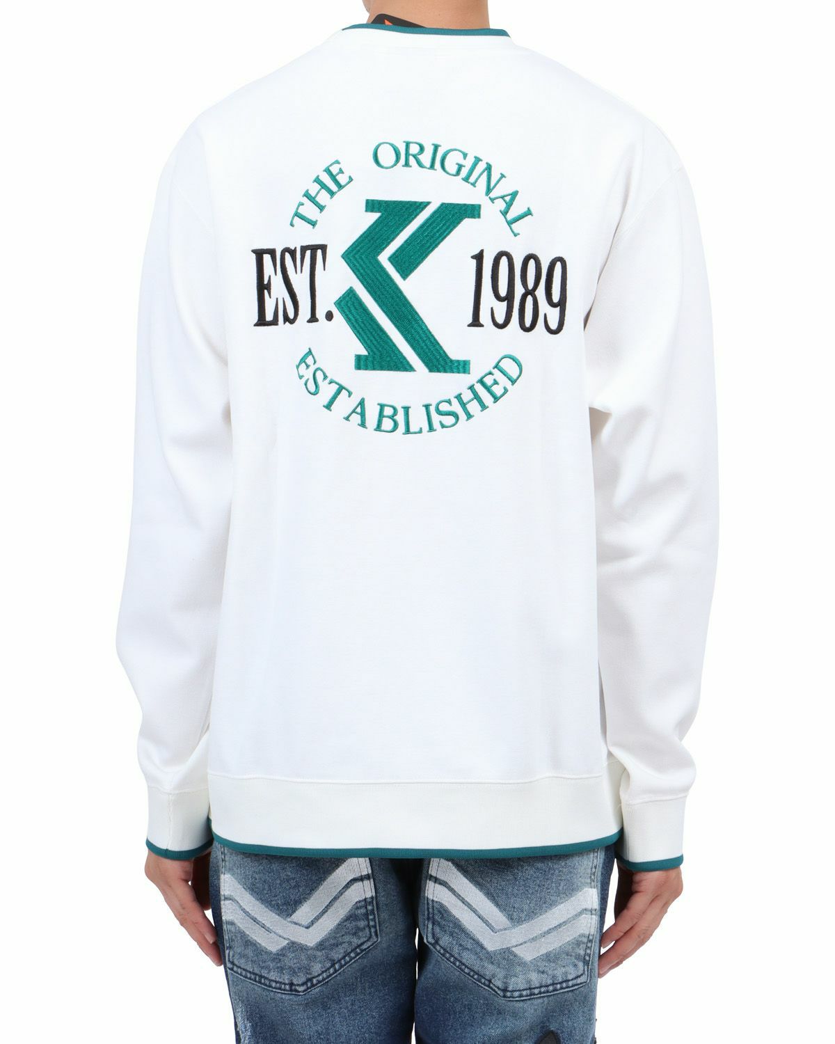 ホワイト：174cm62kg(Lサイズ着用)