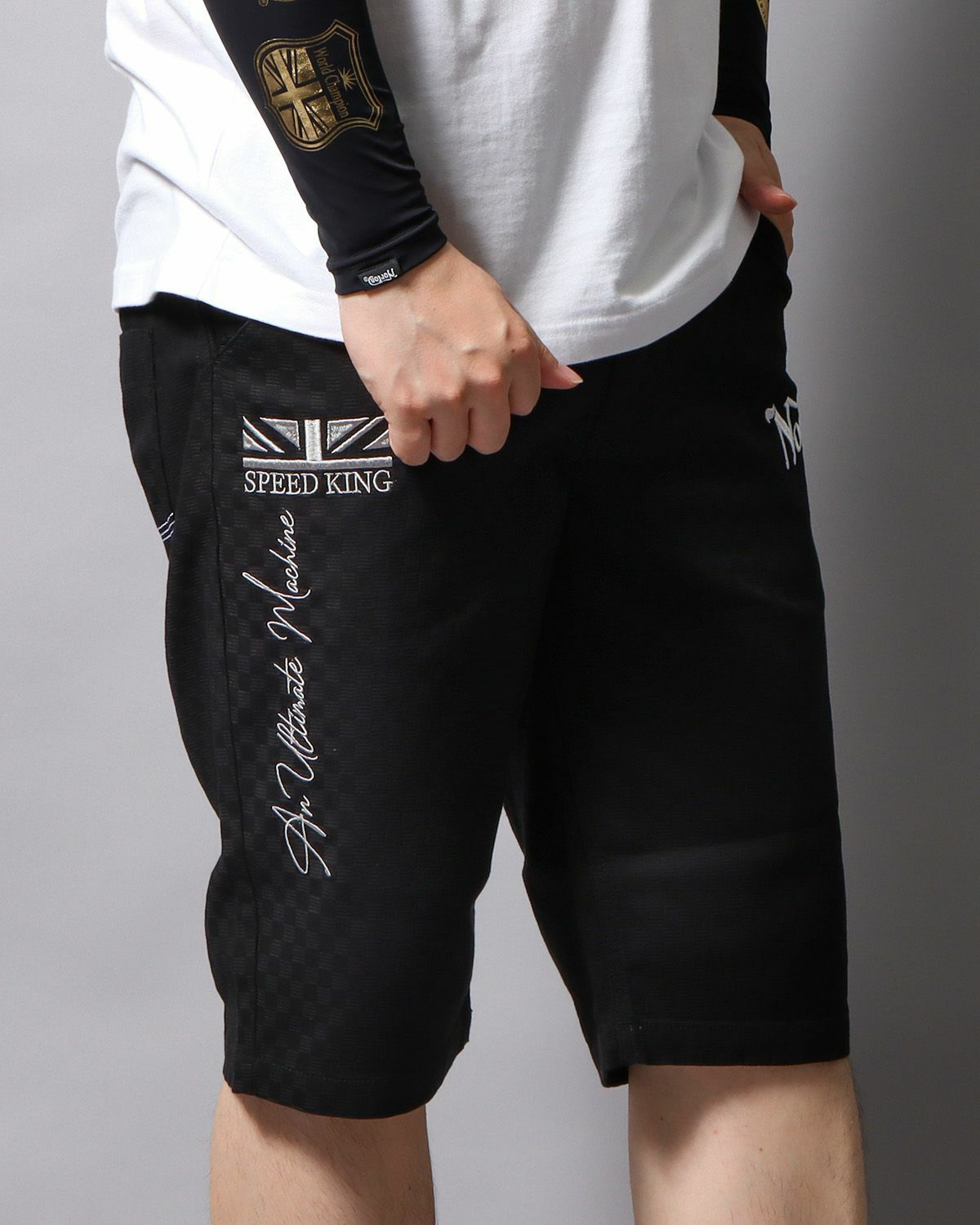 ブラック：178cm/75kg(Lサイズ着用)