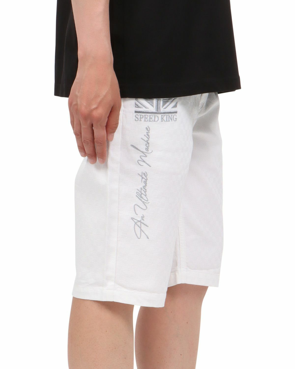 ホワイト：174cm62kg(Mサイズ着用)