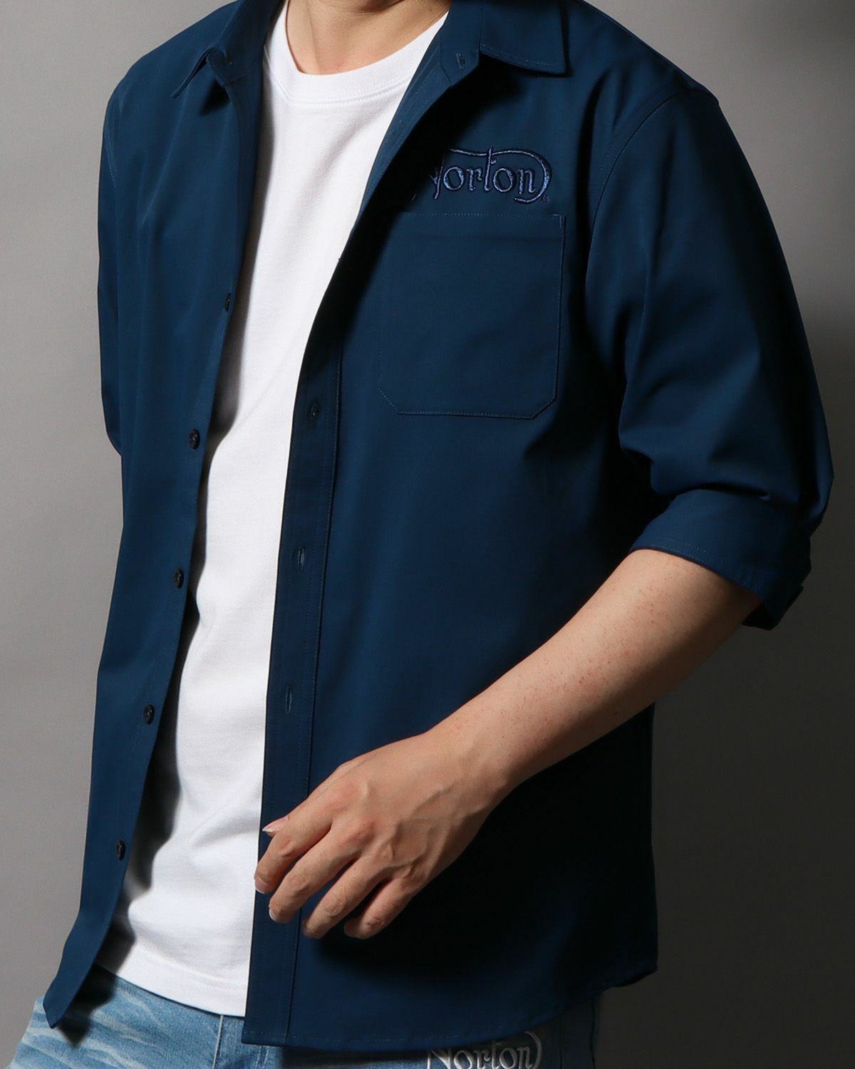 ブルー：178cm/75kg(Lサイズ着用)