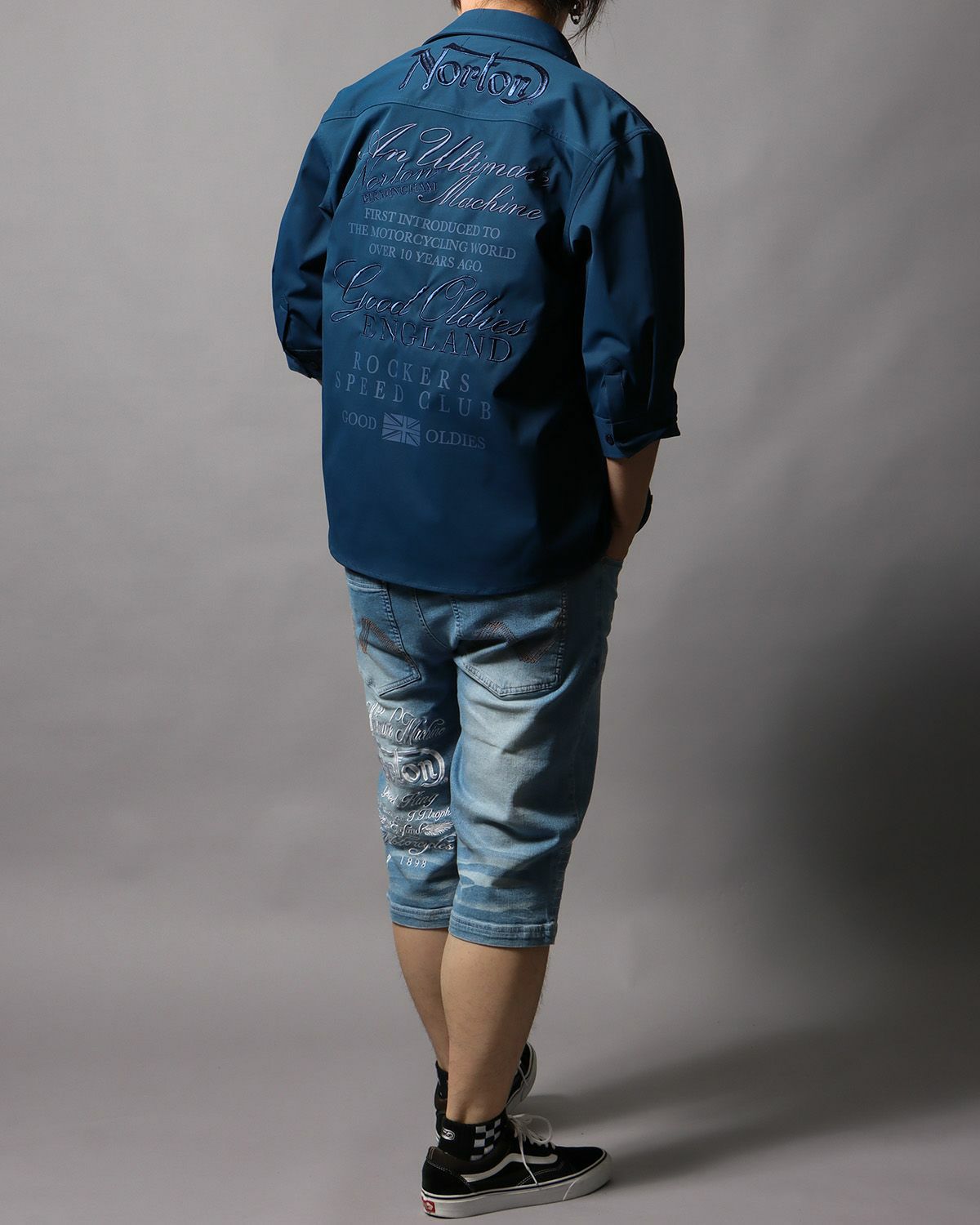 ブルー：178cm/75kg(Lサイズ着用)