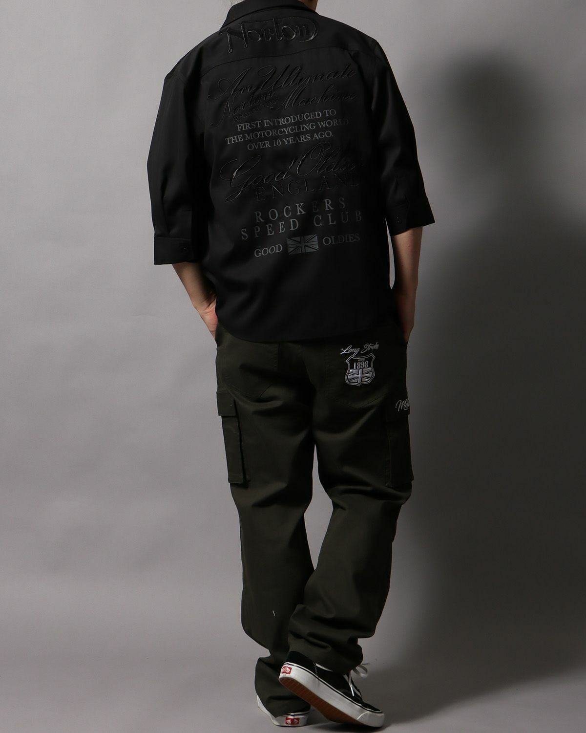 ブラック：178cm/75kg(Lサイズ着用)