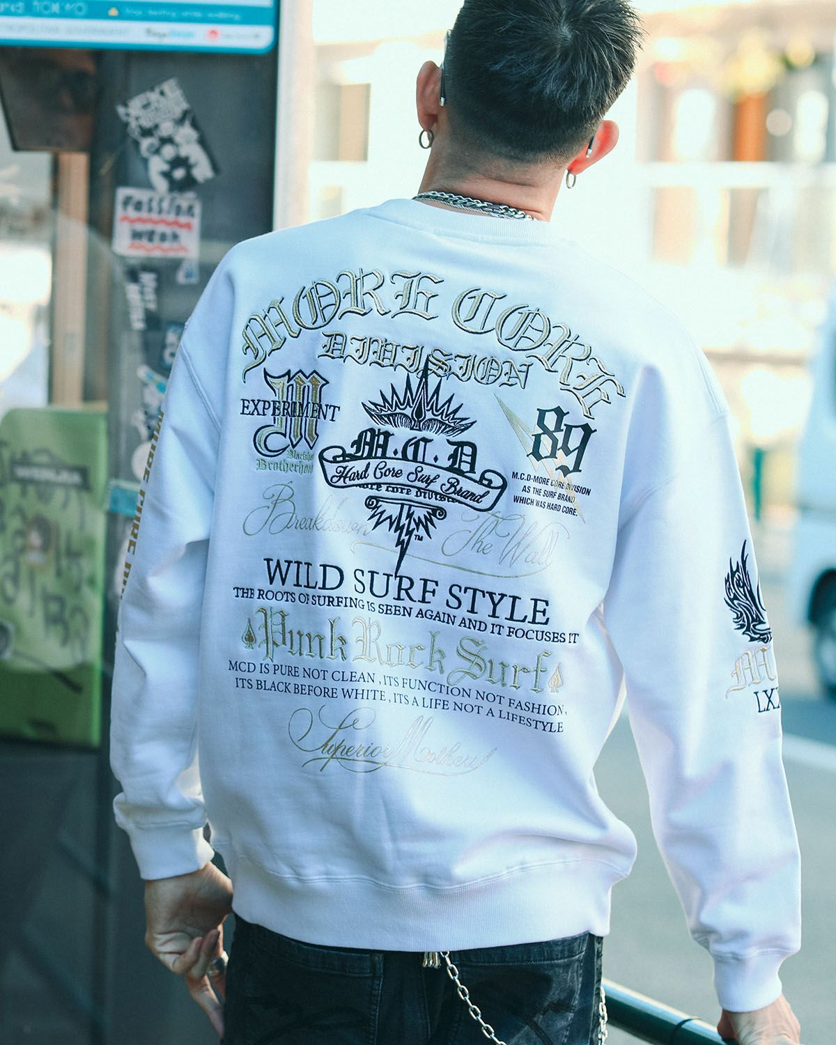 ホワイト:183cm(Lサイズ着用)