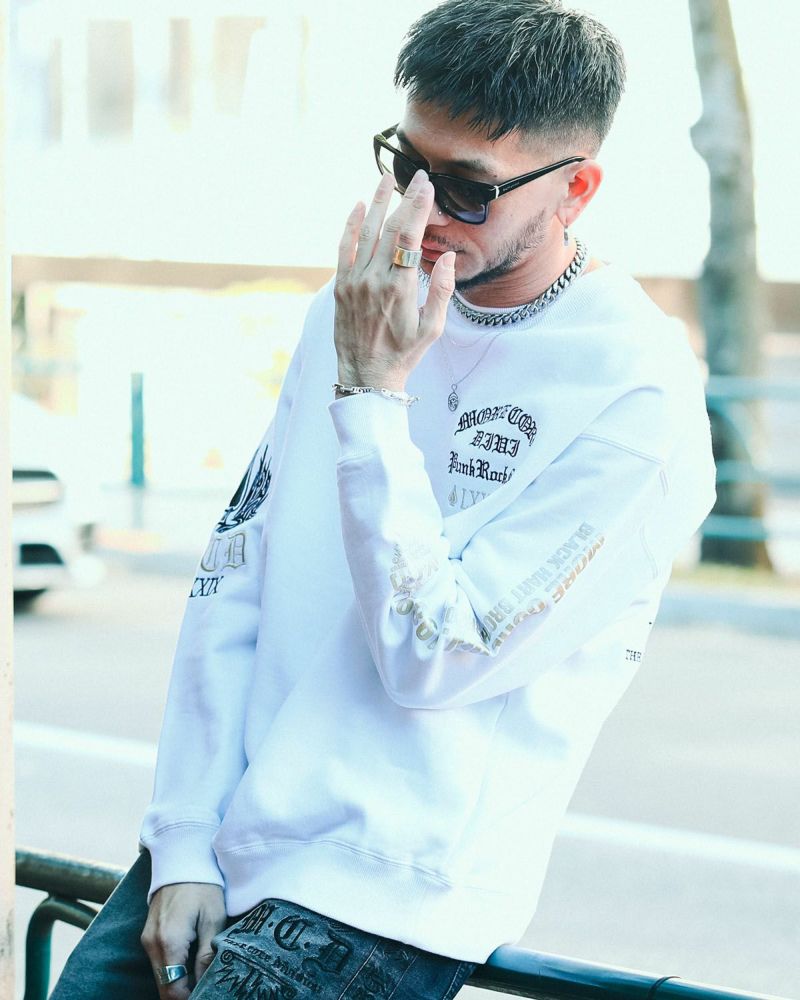 ホワイト:183cm(Lサイズ着用)