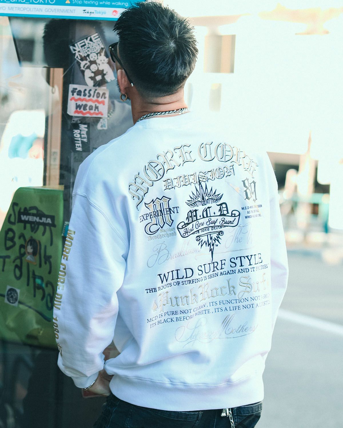 ホワイト:183cm(Lサイズ着用)