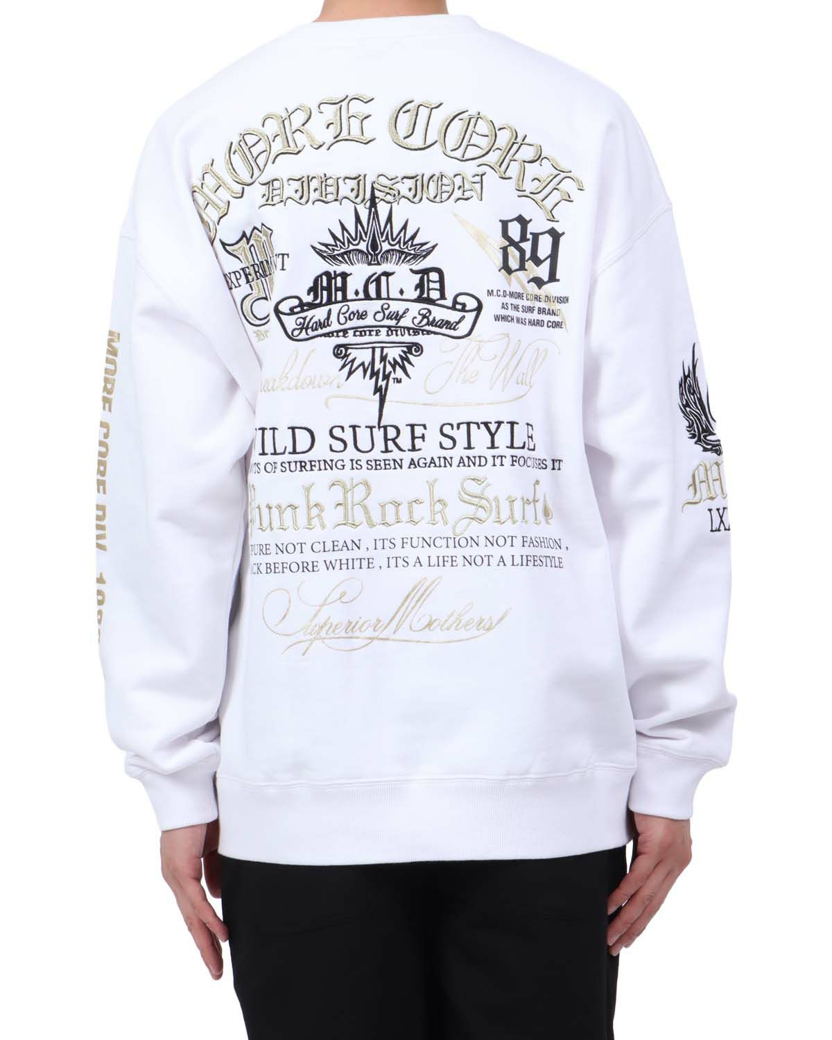 ホワイト：174cm62kg(Lサイズ着用)