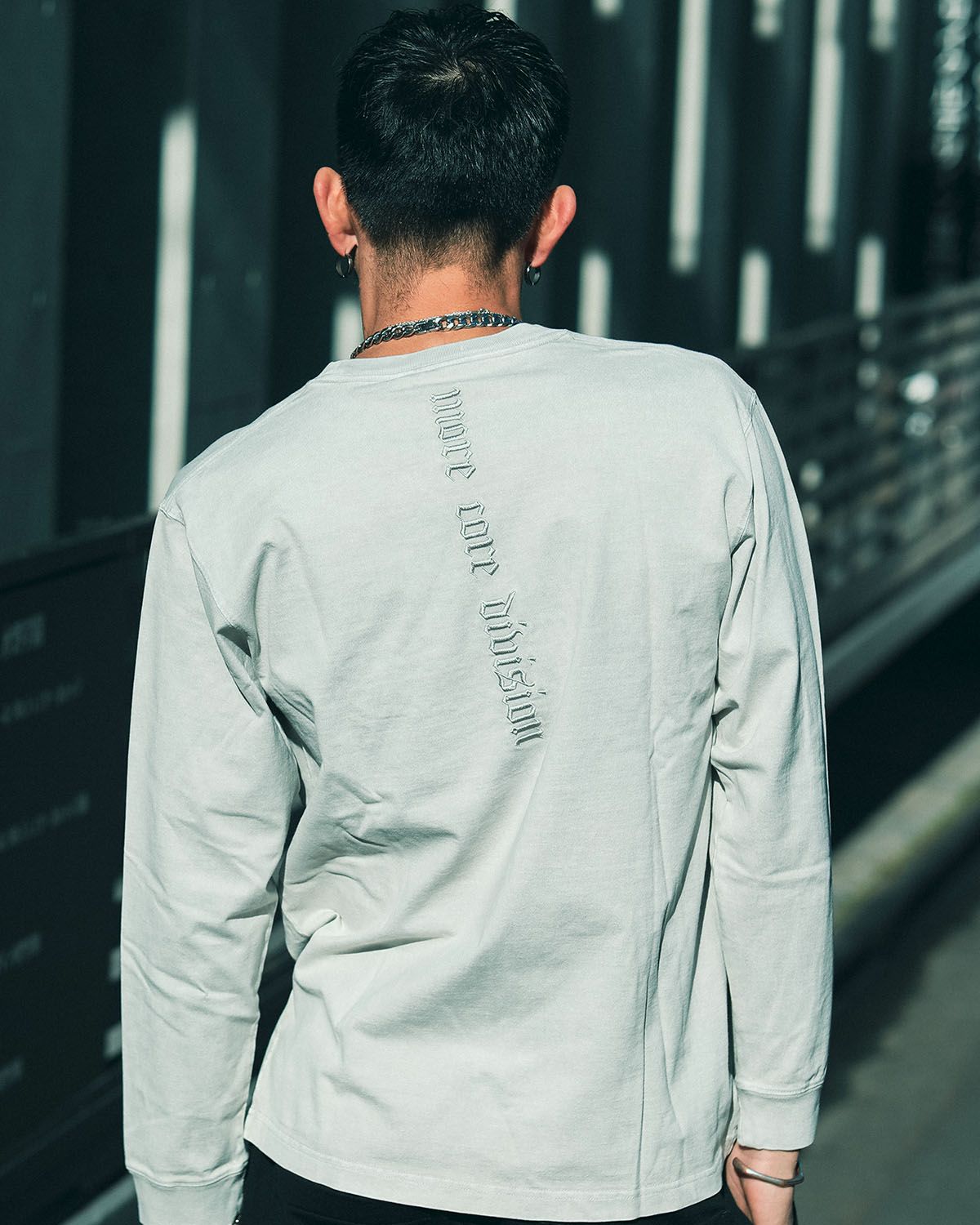 ライトグレー:183cm(Lサイズ着用)