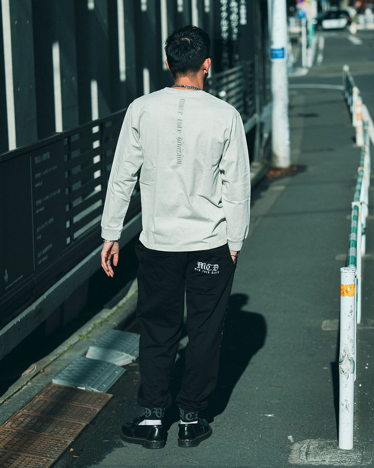 ライトグレー:183cm(Lサイズ着用)