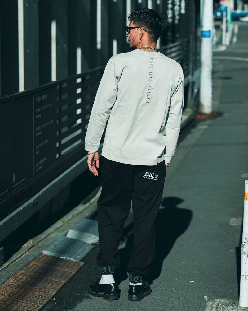 ライトグレー:183cm(Lサイズ着用)