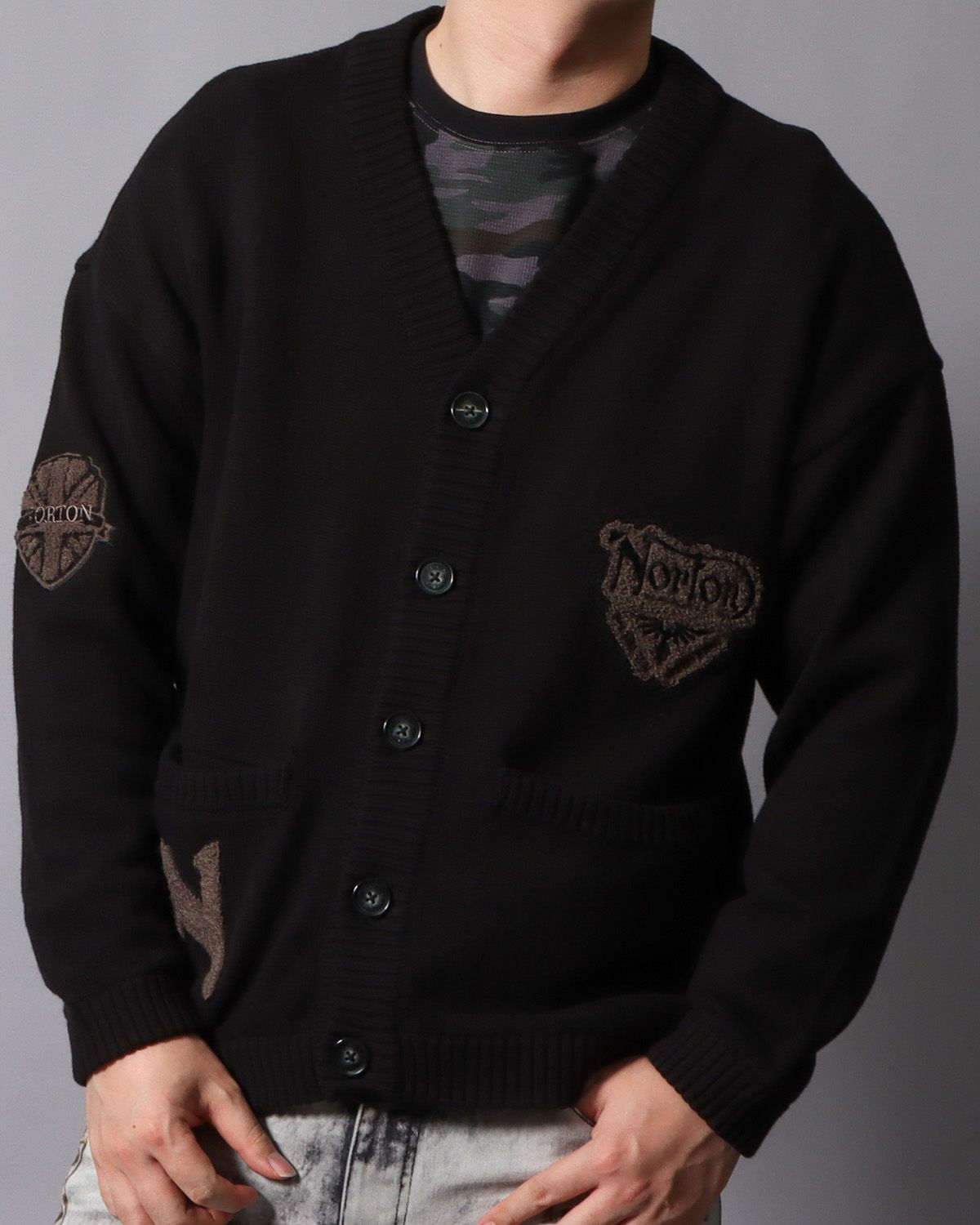 ブラック：178cm/75kg(Lサイズ着用)