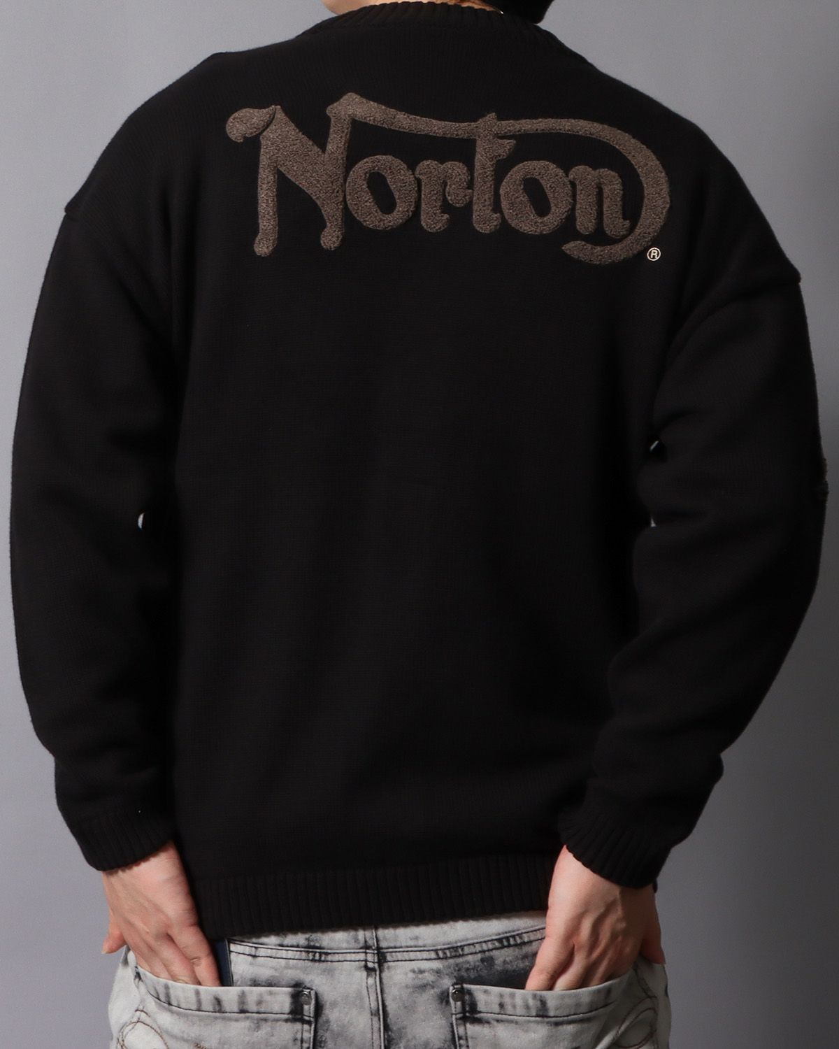 ブラック：178cm/75kg(Lサイズ着用)