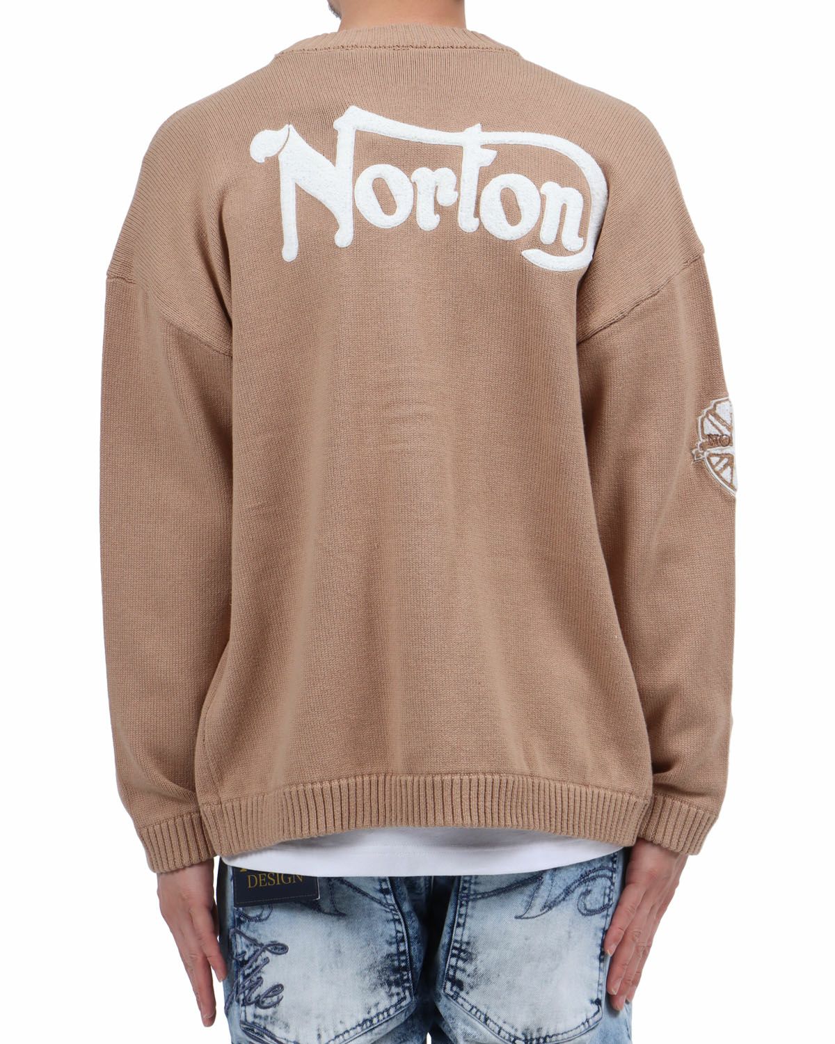 ベージュ：174cm62kg(Lサイズ着用)