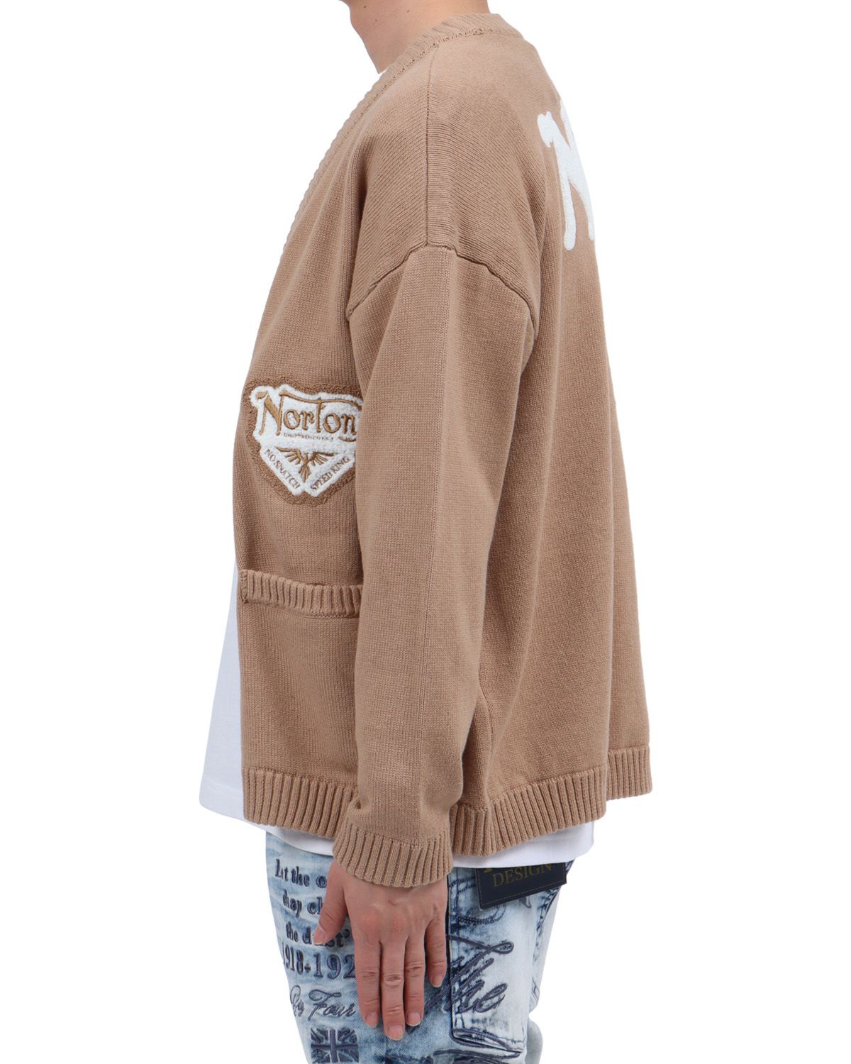 ベージュ：174cm62kg(Lサイズ着用)