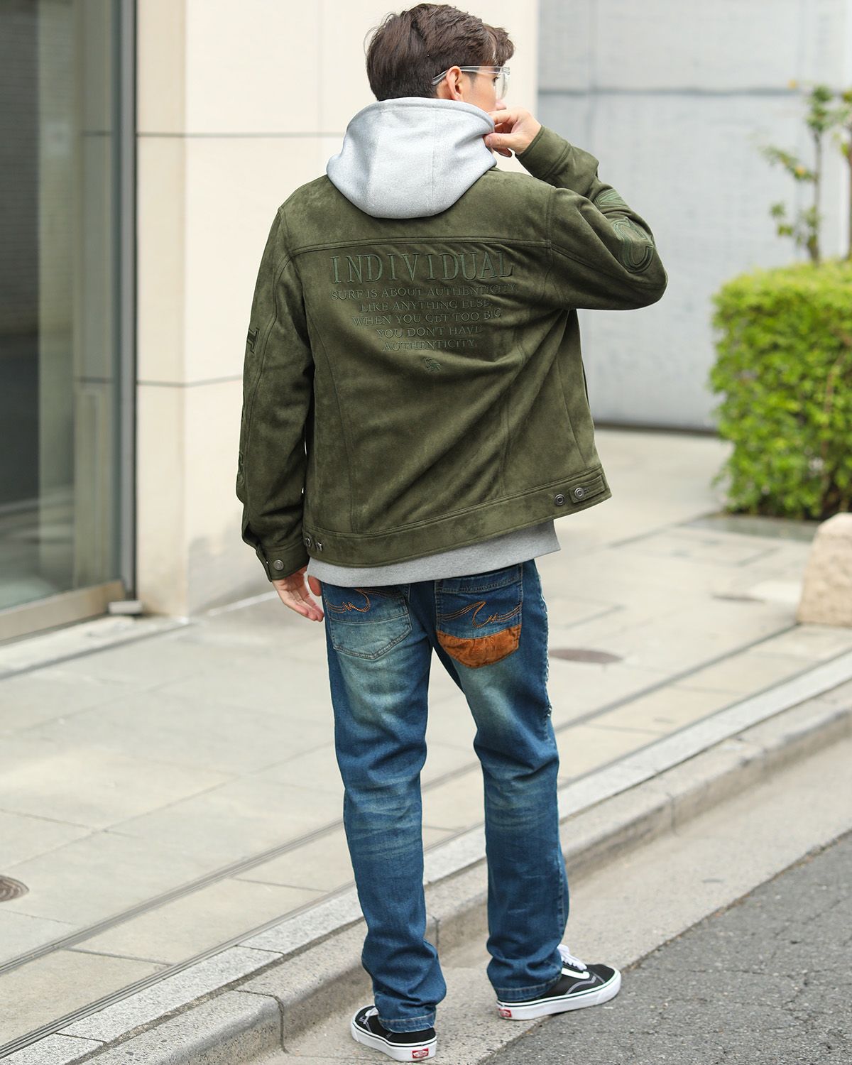 カーキ：180cm/70kg(Lサイズ着用)