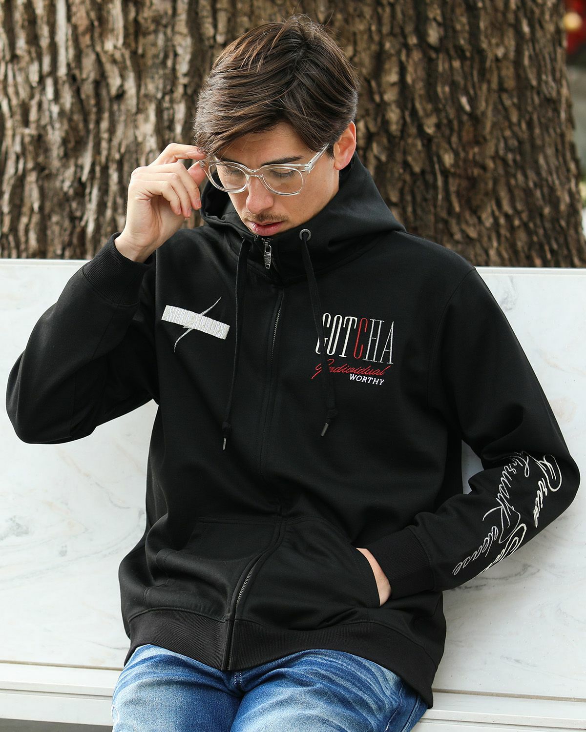 ブラック：180cm/70kg(Lサイズ着用)