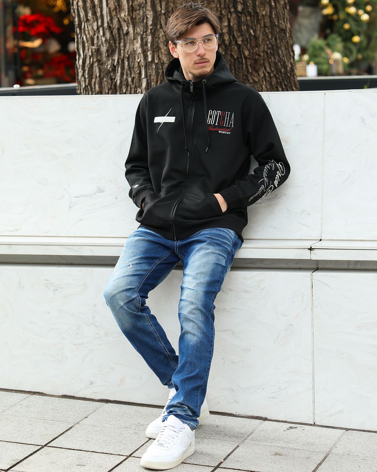 ブラック：180cm/70kg(Lサイズ着用)