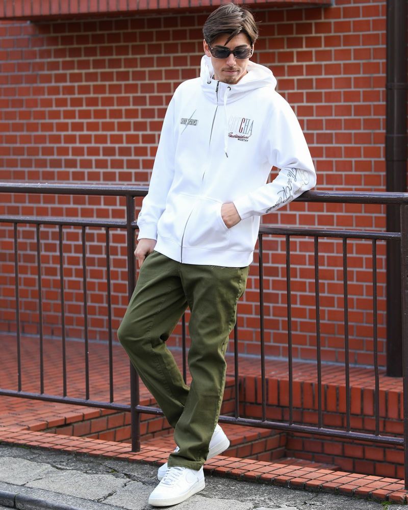 ホワイト：180cm/70kg(Lサイズ着用)