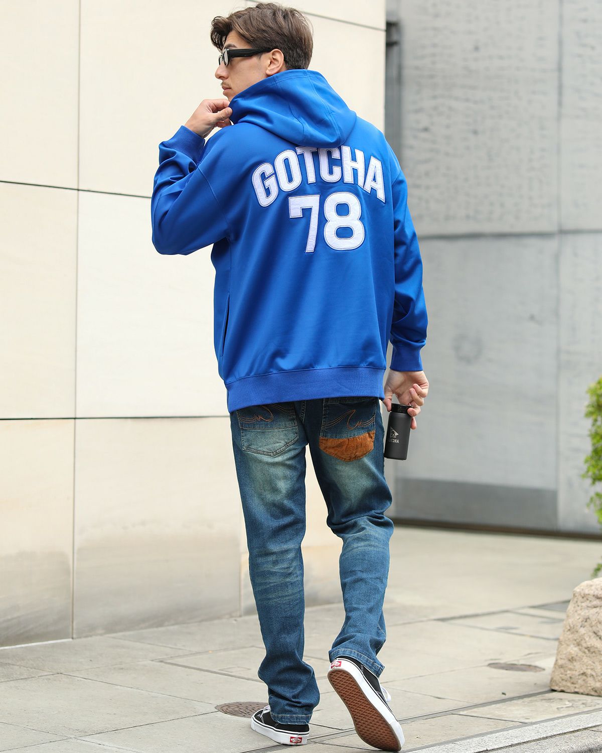 ロイヤルブルー：180cm/70kg(Lサイズ着用)