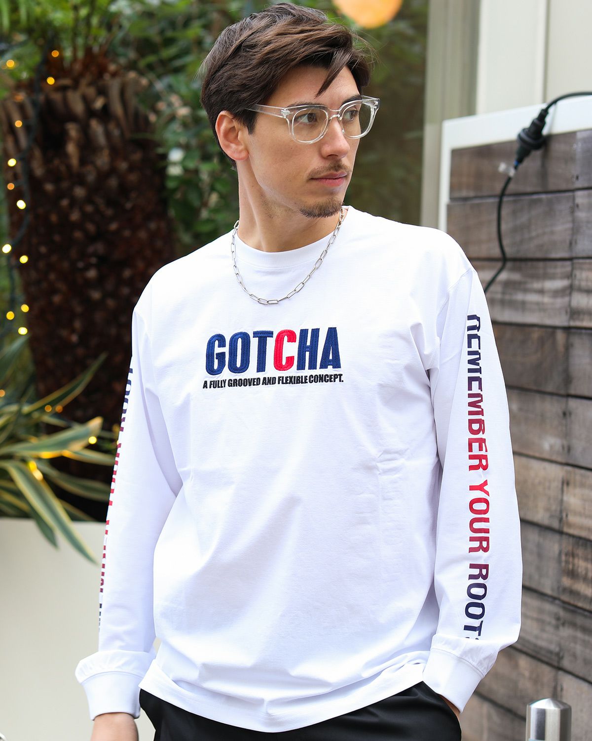 ホワイト：180cm/70kg(Lサイズ着用)