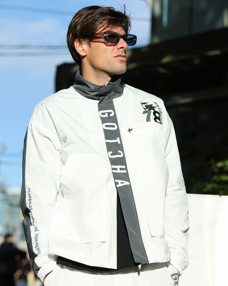 ホワイト：183cm/70kg(Lサイズ着用)