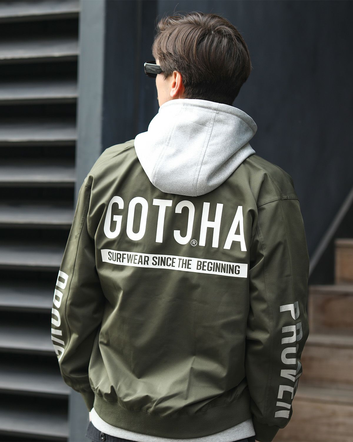 カーキ：180cm/70kg(Lサイズ着用)