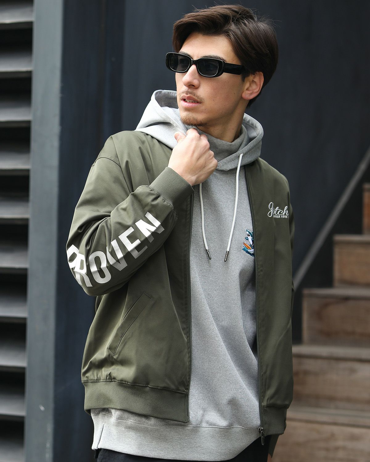 カーキ：180cm/70kg(Lサイズ着用)