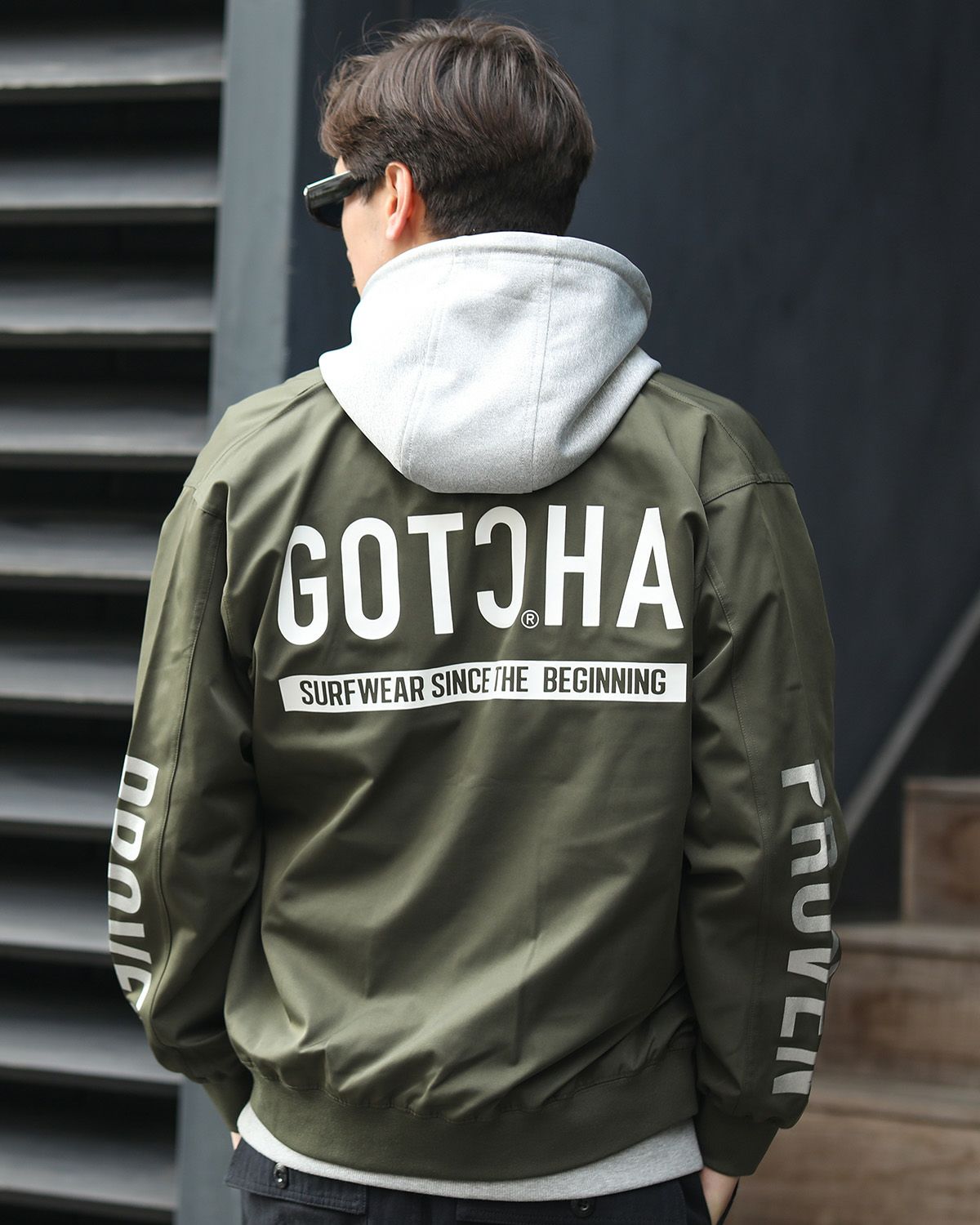 カーキ：180cm/70kg(Lサイズ着用)