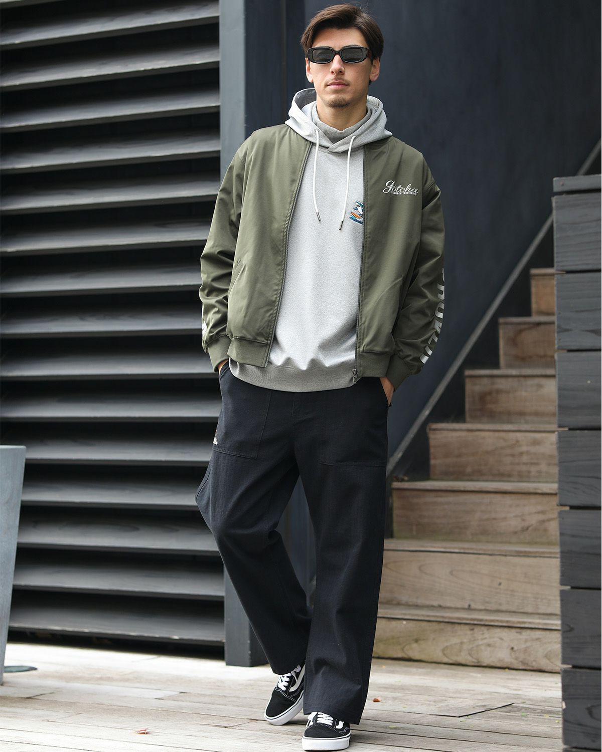 カーキ：180cm/70kg(Lサイズ着用)