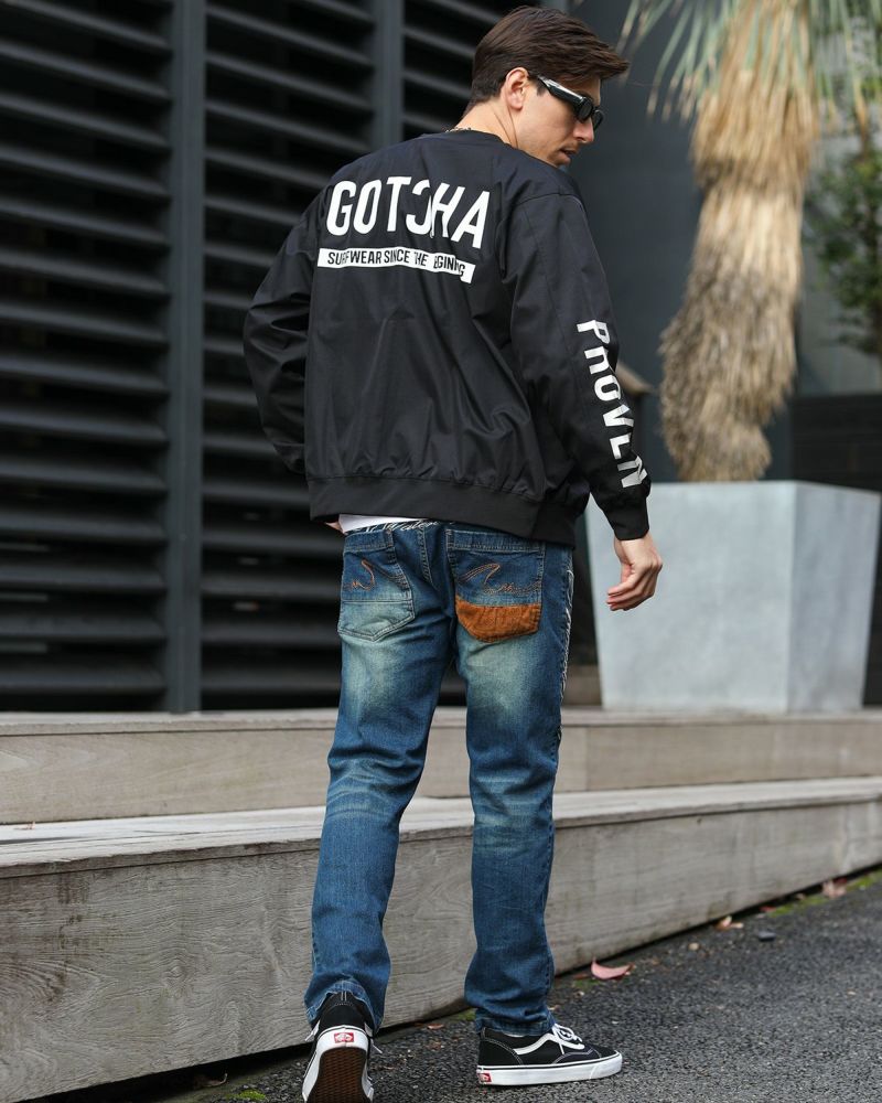 ブラック：180cm/70kg(Lサイズ着用)