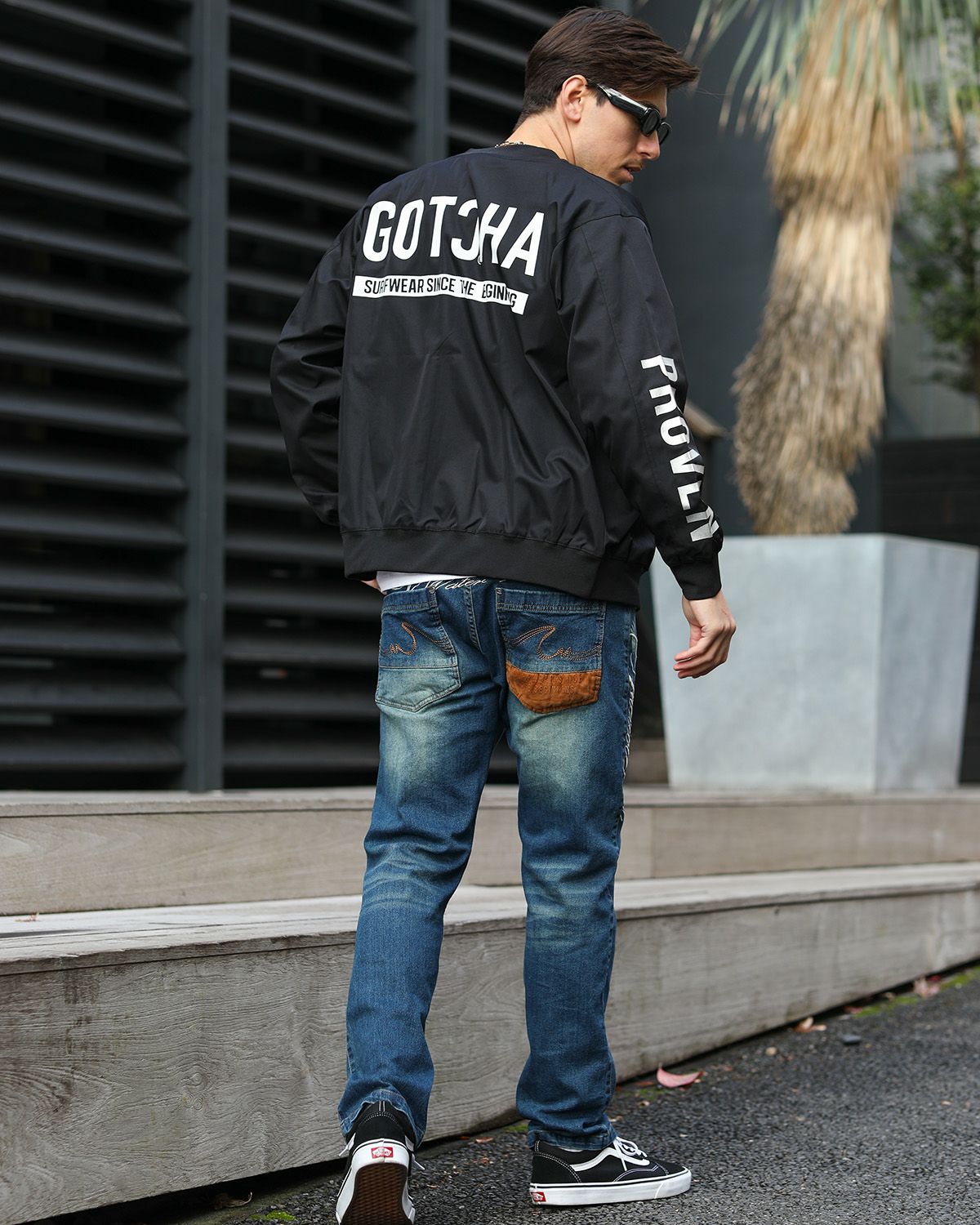 ブラック：180cm/70kg(Lサイズ着用)