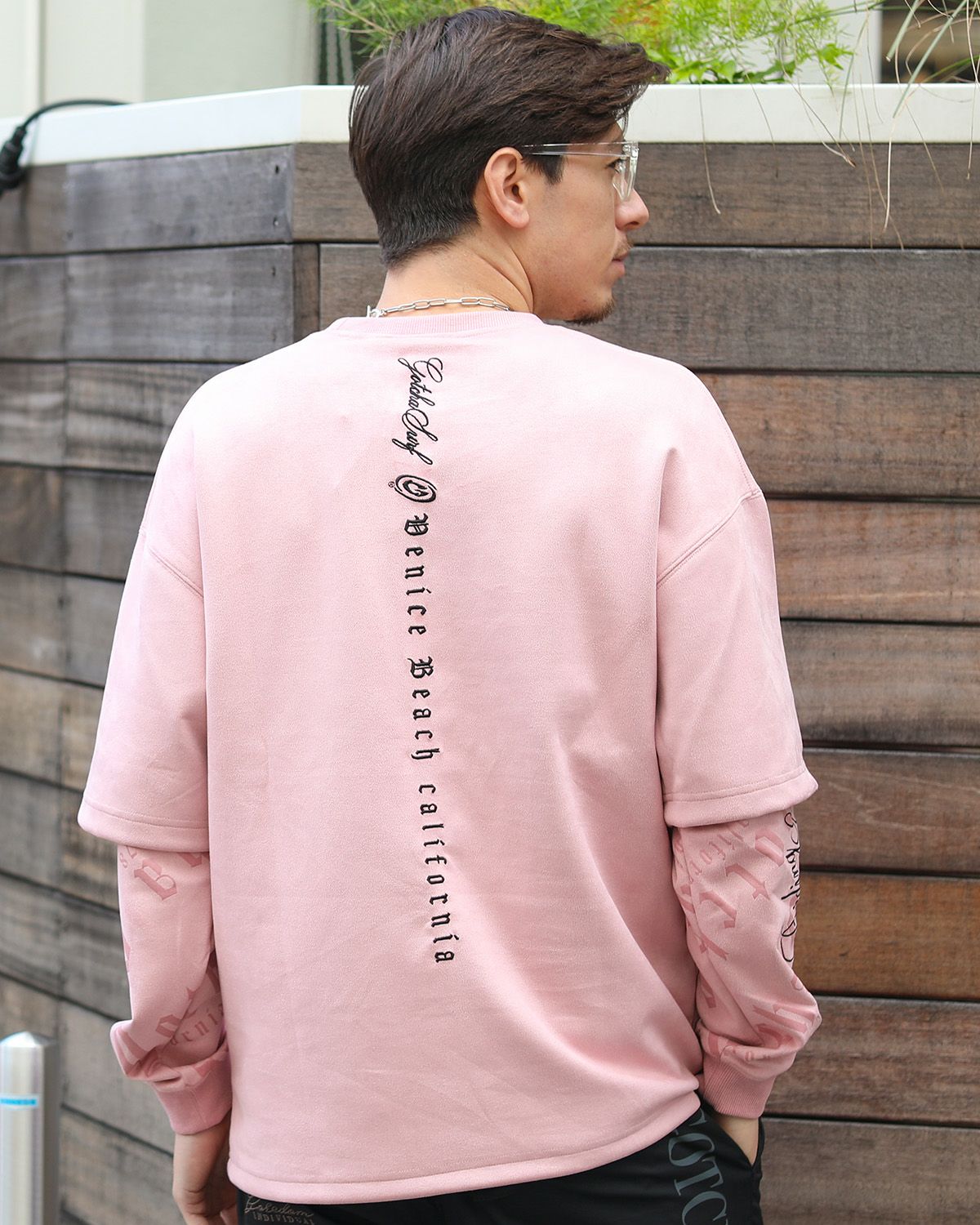 ピンク：180cm/70kg(Lサイズ着用)