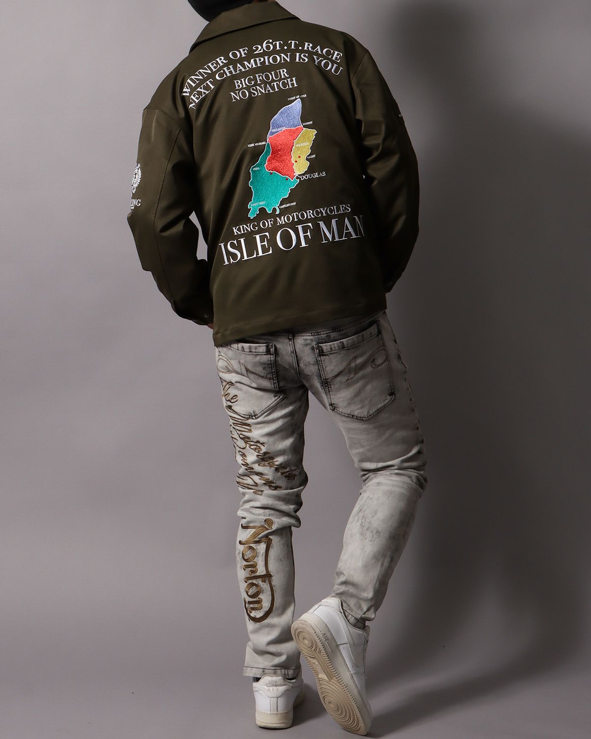 カーキ：178cm/75kg(XLサイズ着用)