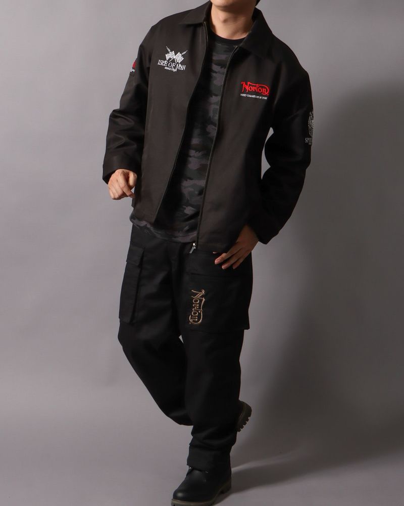 ブラック：178cm/75kg(XLサイズ着用)