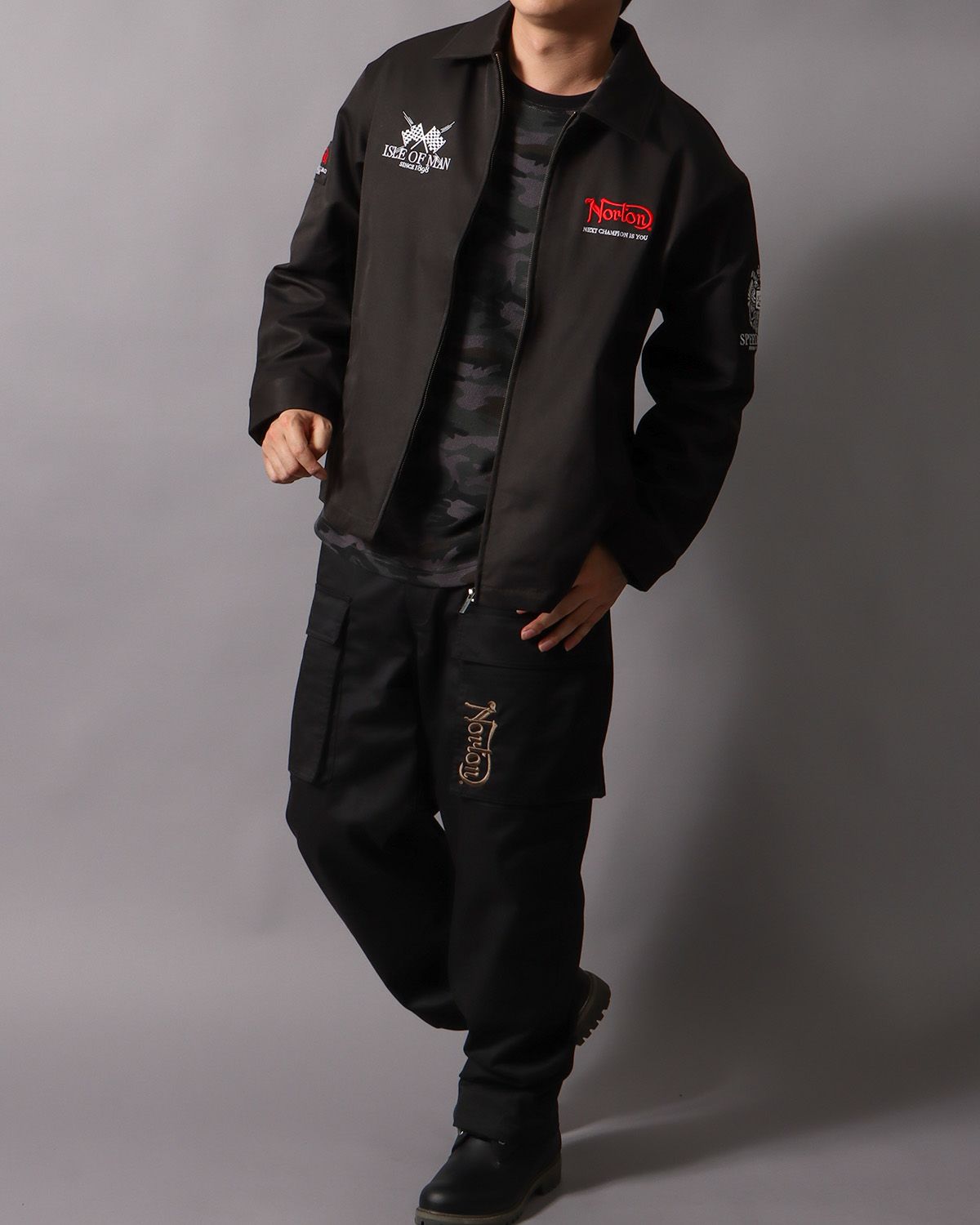 ブラック：178cm/75kg(XLサイズ着用)