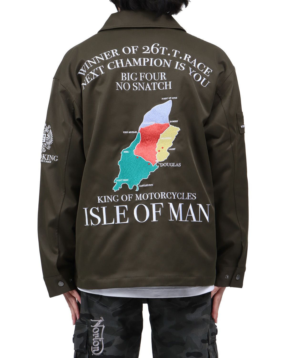 カーキ：173cm63kg(XLサイズ着用)