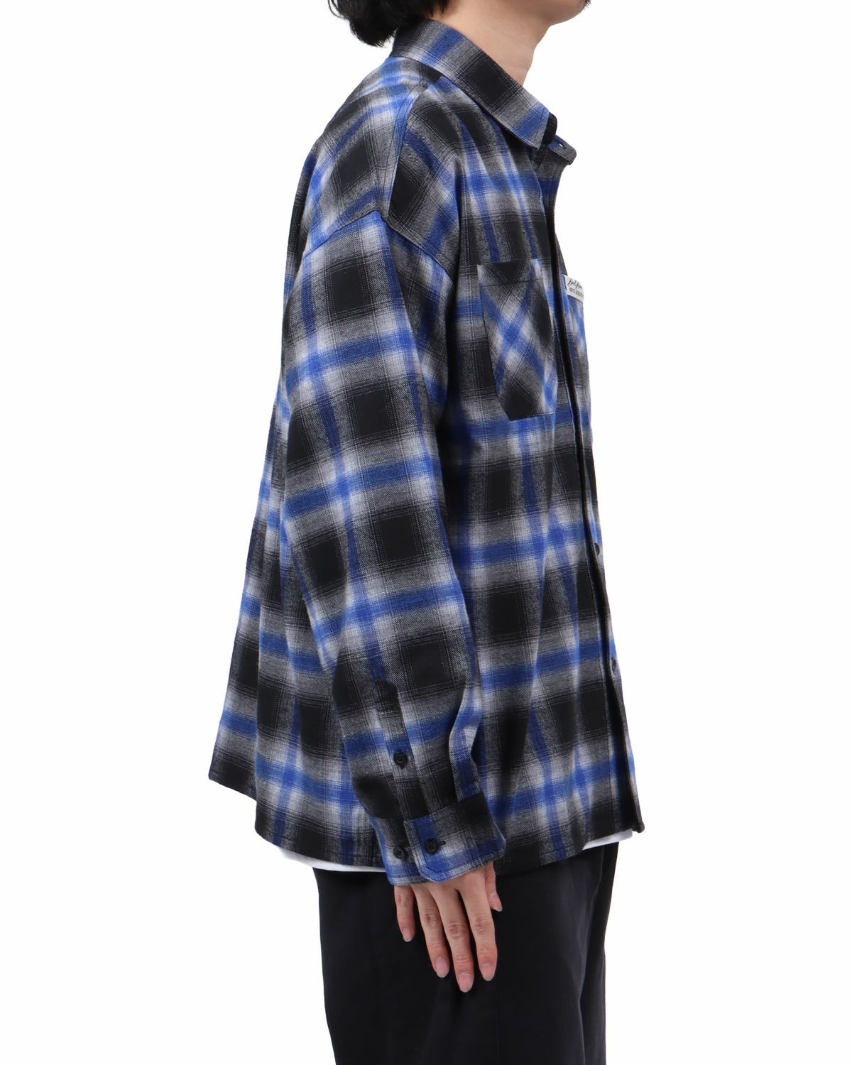 ブルー：173cm63kg(Lサイズ着用)