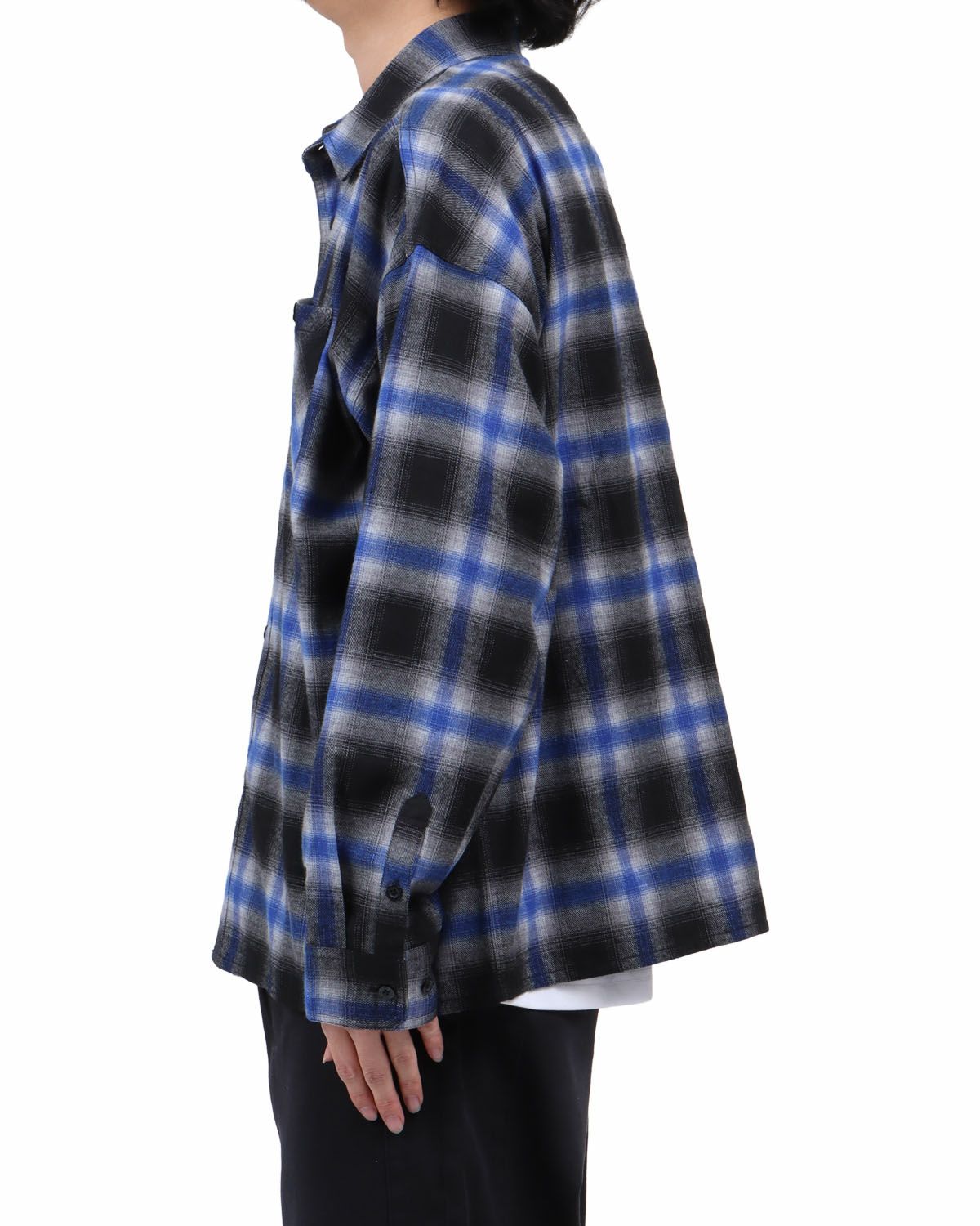 ブルー：173cm63kg(Lサイズ着用)